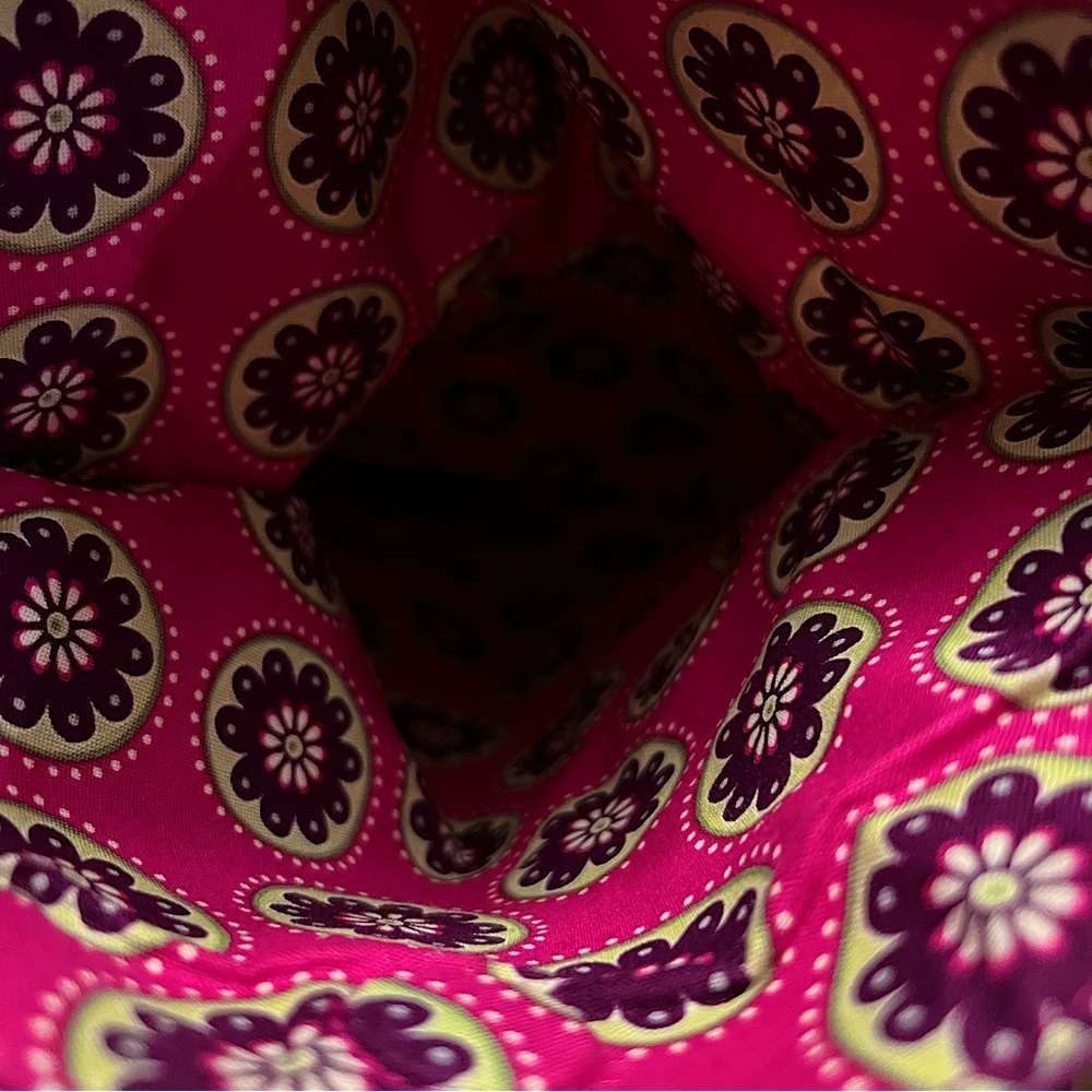 VERA BRADLEY retired print Very Berry paisley flipster bag  NWT - Picture 9 of 9